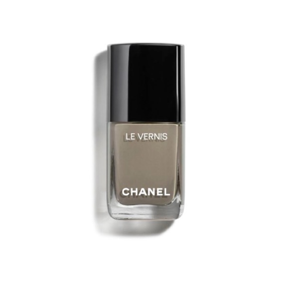 CHANEL Other - Le Vernis by Chanel Polish